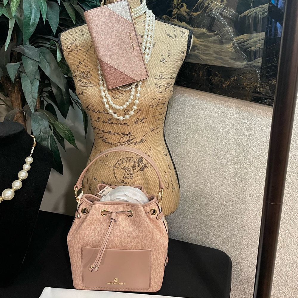 SOLD!!! NWT Michael Kors Signature Bucket Maeve Messenger Bag and Wallet.